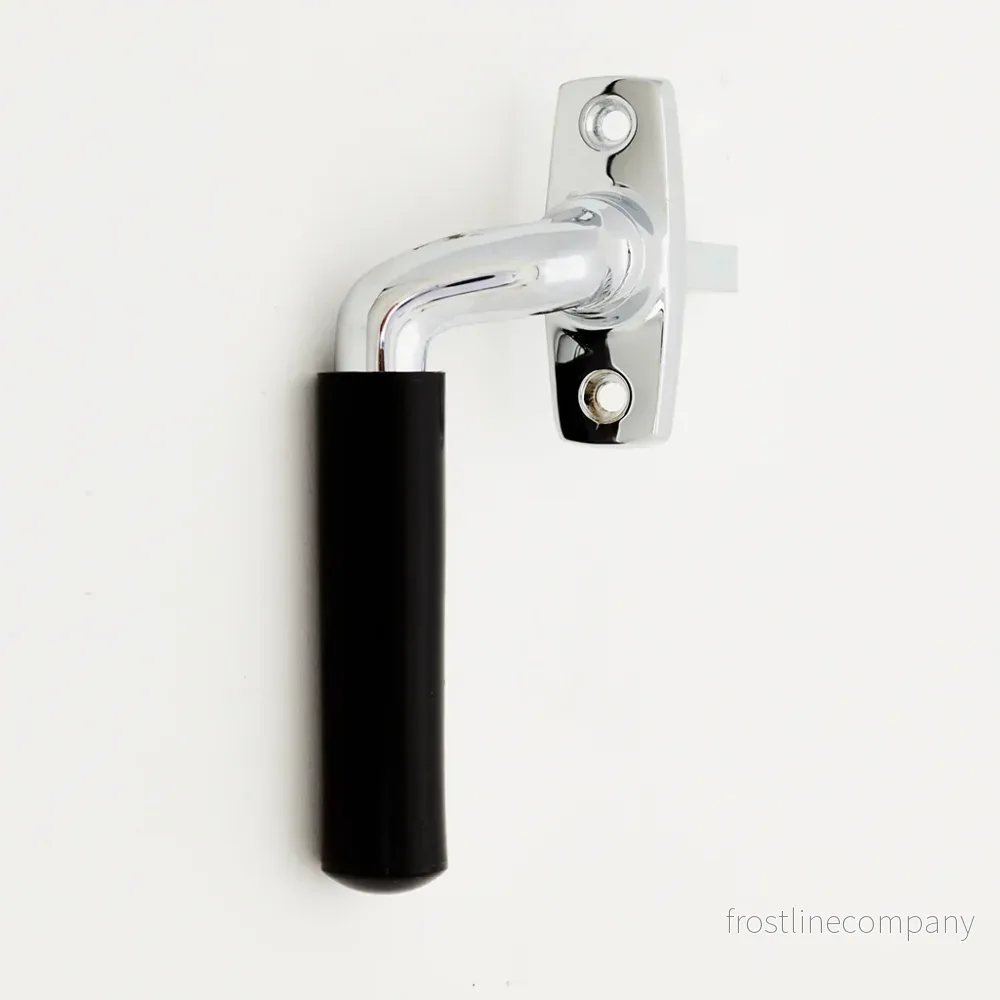 Fönsterhandtag 2383 vänster krom med svart plastgrepp Fönsterhandtag 2383 vänster krom med svart plastgrepp