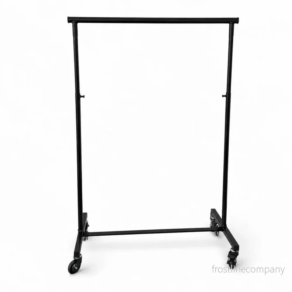 Klädställning – liten svart – lyx. B 100-161 (galgutdrag) x D 50 x H 121-191 cm.