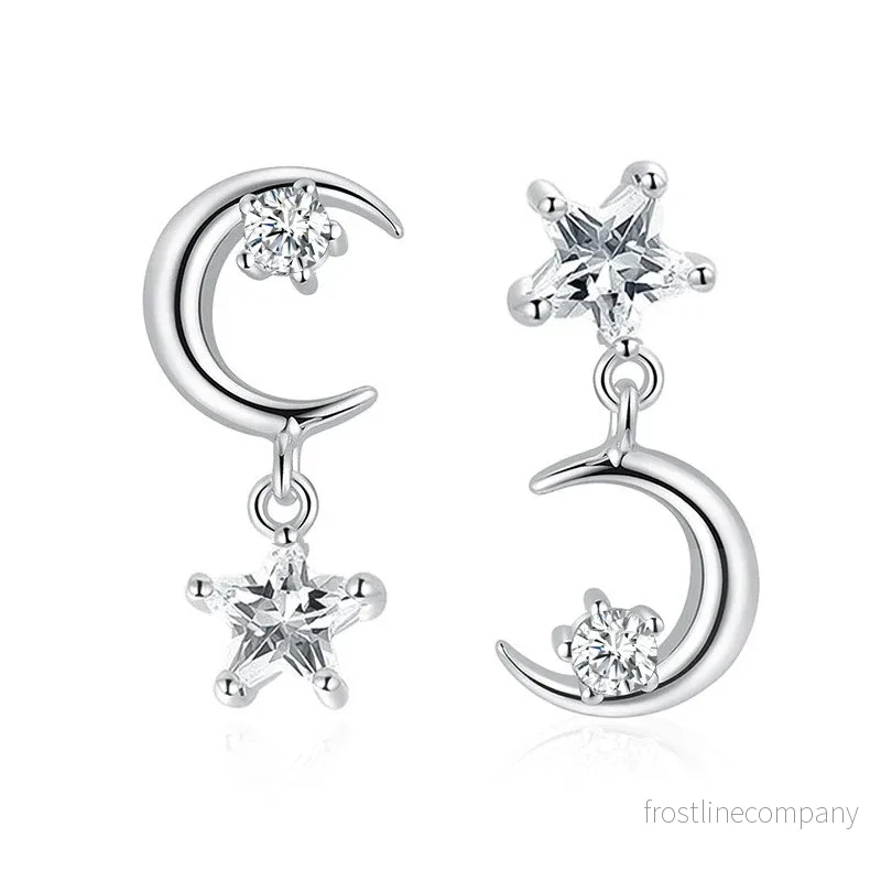 Asymmetriska Örhängen Måne Stjärna – Silver med Zirkon – Söt Dangle