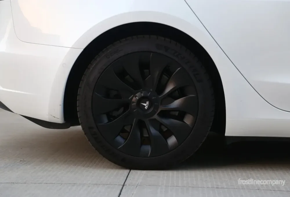 Tesla Model 3 – hjulsidor för 18″ Aero-fälgar - Bild 3