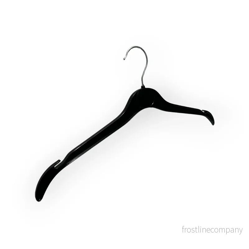Plasthängare, vuxen, formpressad, med hak och utan stång, svart, 41 cm. Lättvikts Discount. Plasthängare, vuxen, formpressad, med hak och utan stång, svart, 41 cm. Lättvikts Discount.