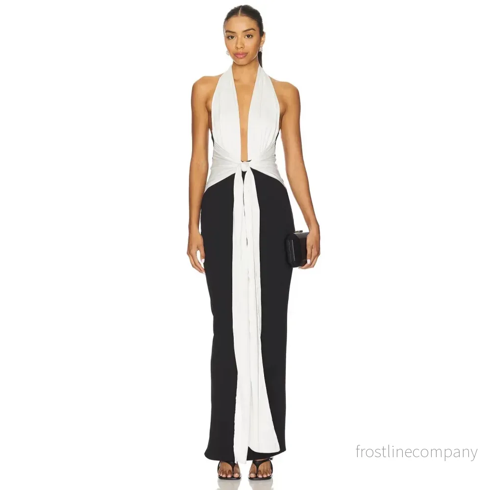 Elegant Halterneck Maxiklänning i Svart & Vit – Backless Elegant Halterneck Maxiklänning i Svart & Vit – Backless