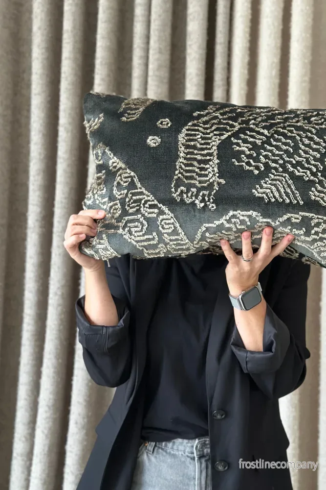 Cushion Cover 12 / Dedar Milano, Tiger Mountain, Dark Green, 40x60 cm by Moshi Studios - Bild 3