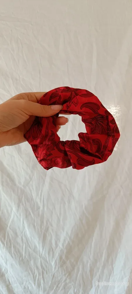 Scrunchie – vintage silke nr 5 Scrunchie – vintage silke nr 5