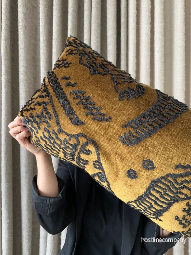 Cushion Cover 11 / Dedar Milano,Tiger Mountain, Rust Brown Velvet, 40x60 cm by Moshi Studios - Bild 3
