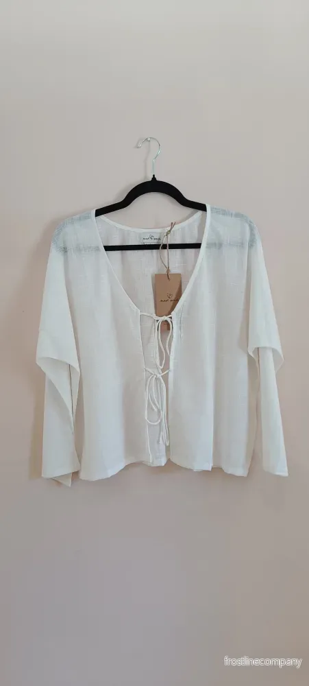 Front tie top