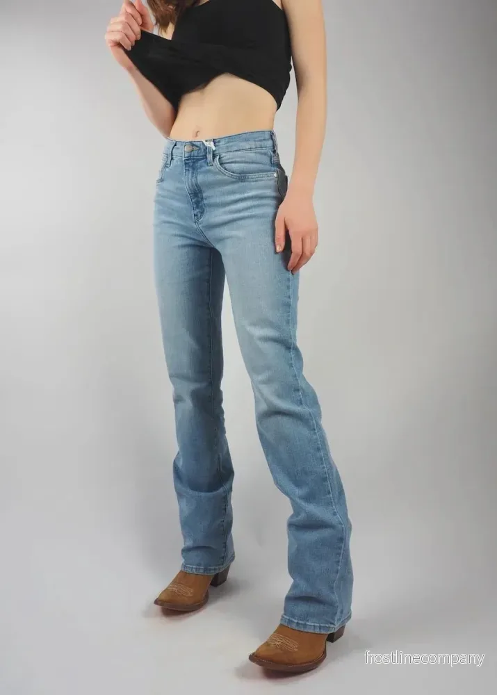 Wrangler Damjeans Bootcut Ljusblå ”Southeast”