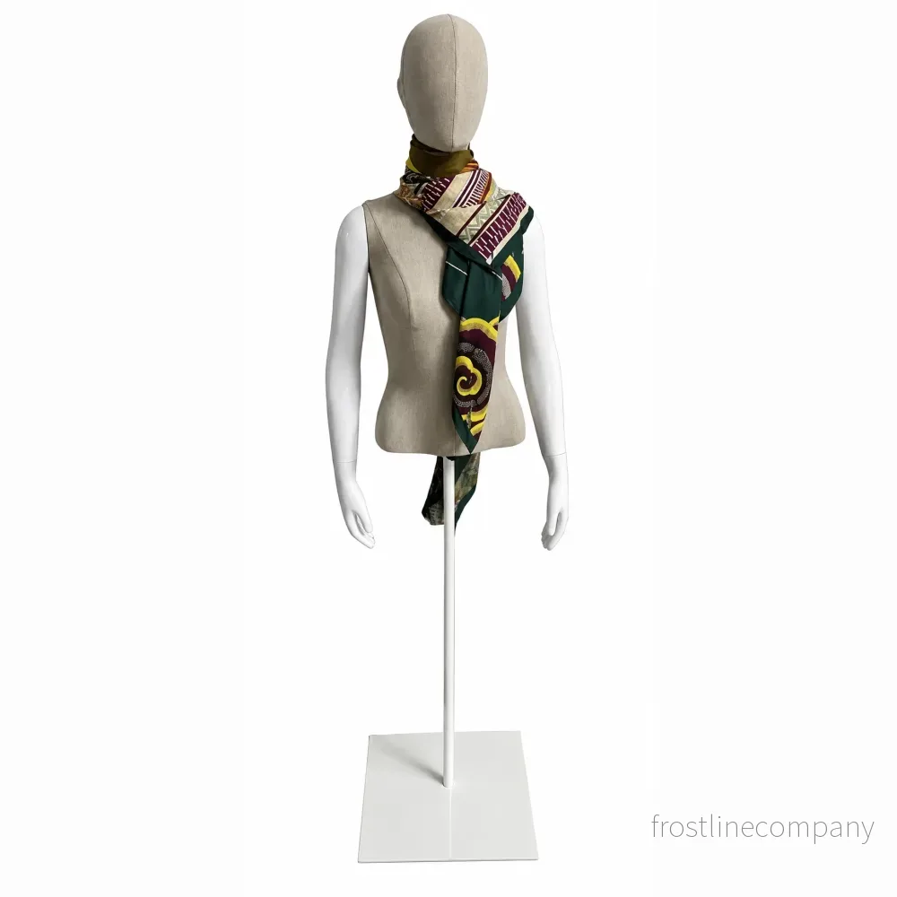 Dammannekäng/torso med huvud och armar. Dammannekäng/torso med huvud och armar.
