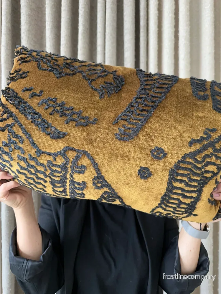 Cushion Cover 11 / Dedar Milano,Tiger Mountain, Rust Brown Velvet, 40x60 cm by Moshi Studios - Bild 2