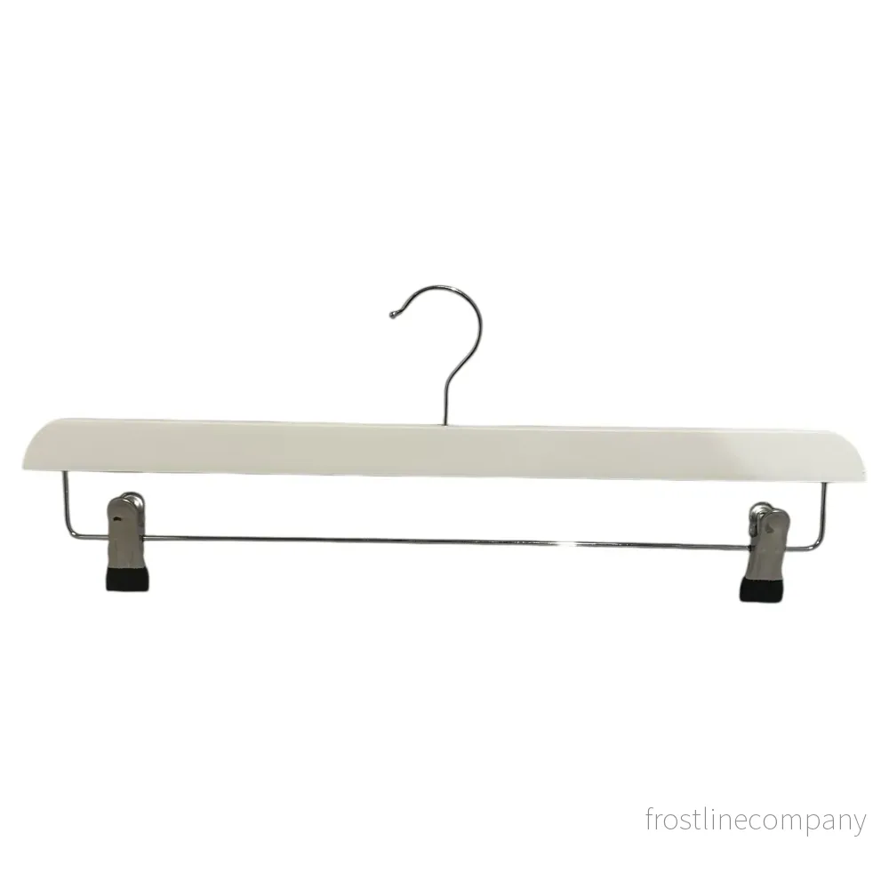 Byxhängare i trä med kraftiga klämmor, vit, 45 cm