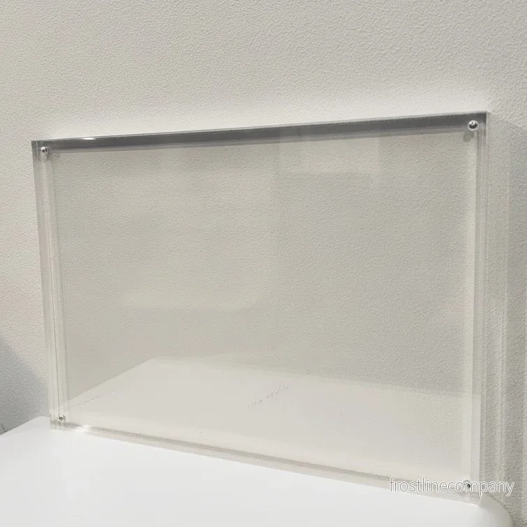Magnetisk skyltfäste, A3, B 29,5 x D 2 x H 42 cm, klar akryl