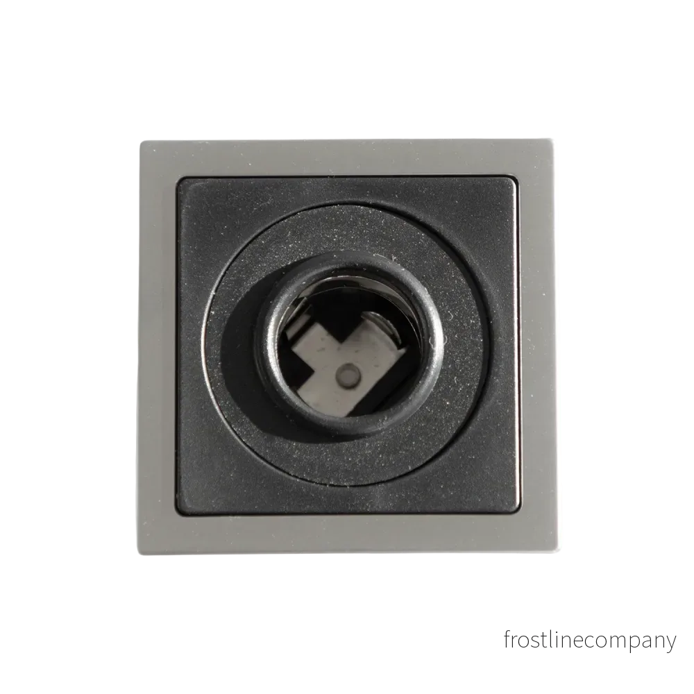 12 VOLTS UTTAG FÄRG: SVART/SILVER