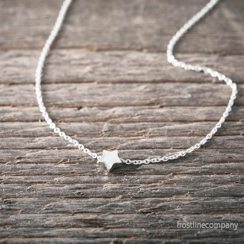 Silverhalsband liten stjärna Silverhalsband liten stjärna