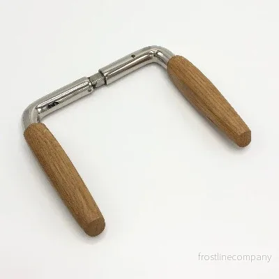 Innerdörrhandtag 1130 Teka förnicklad mässing med grepp i ek Innerdörrhandtag 1130 Teka förnicklad mässing med grepp i ek