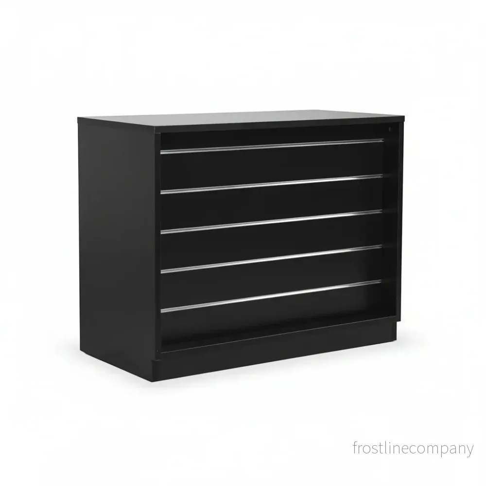 MADS bred butiksdisk, svart. B 120 – rillpanelfront
