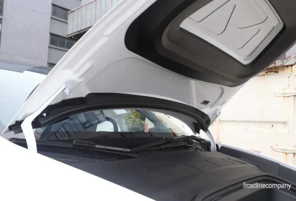 Tesla Model Y – främre tätning för frunken - Bild 2
