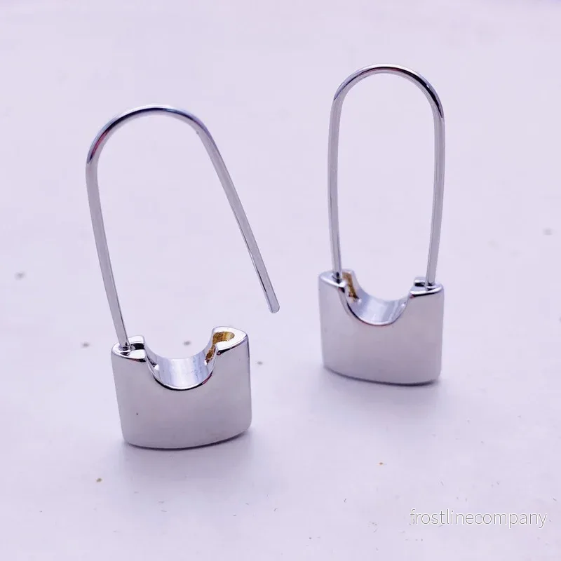 Padlock Örhängen - Guld Hänglås - Minimalistiska U-formade - Trendiga - Bild 2