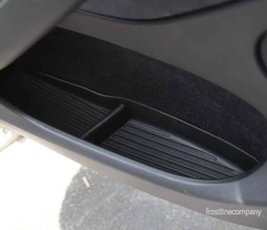 Tesla Model Y – skyddsinsatser för dörrfacken - Bild 3