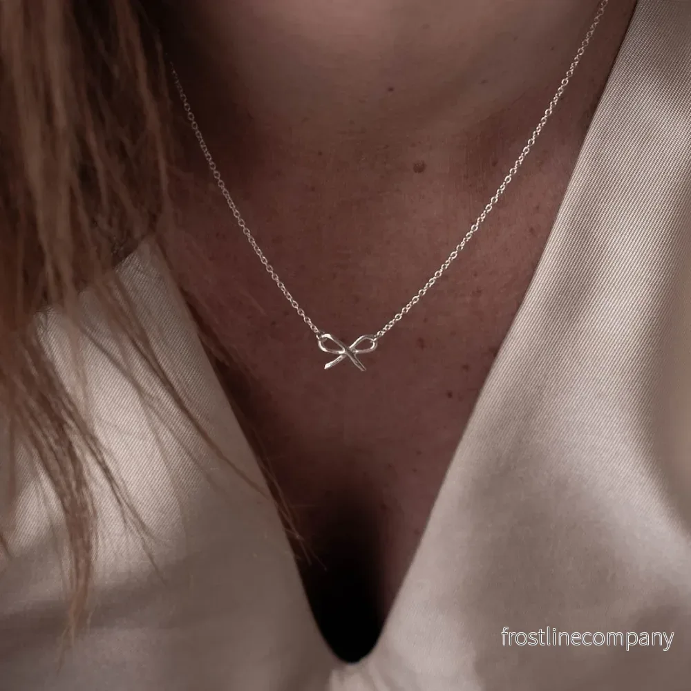 Halsband i silver rosett - Bild 2