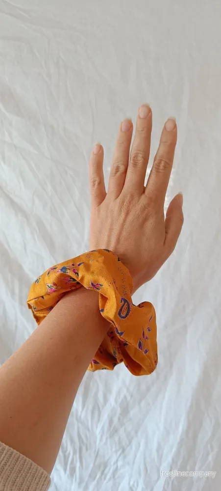 Scrunchie – vintage silke nr 12 Scrunchie – vintage silke nr 12