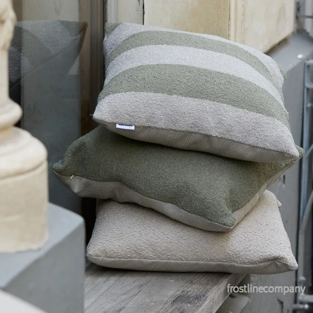 Cushion 16 / Outdoor+Indoor / Bouclé / Olive / 50x50 cm - Bild 3