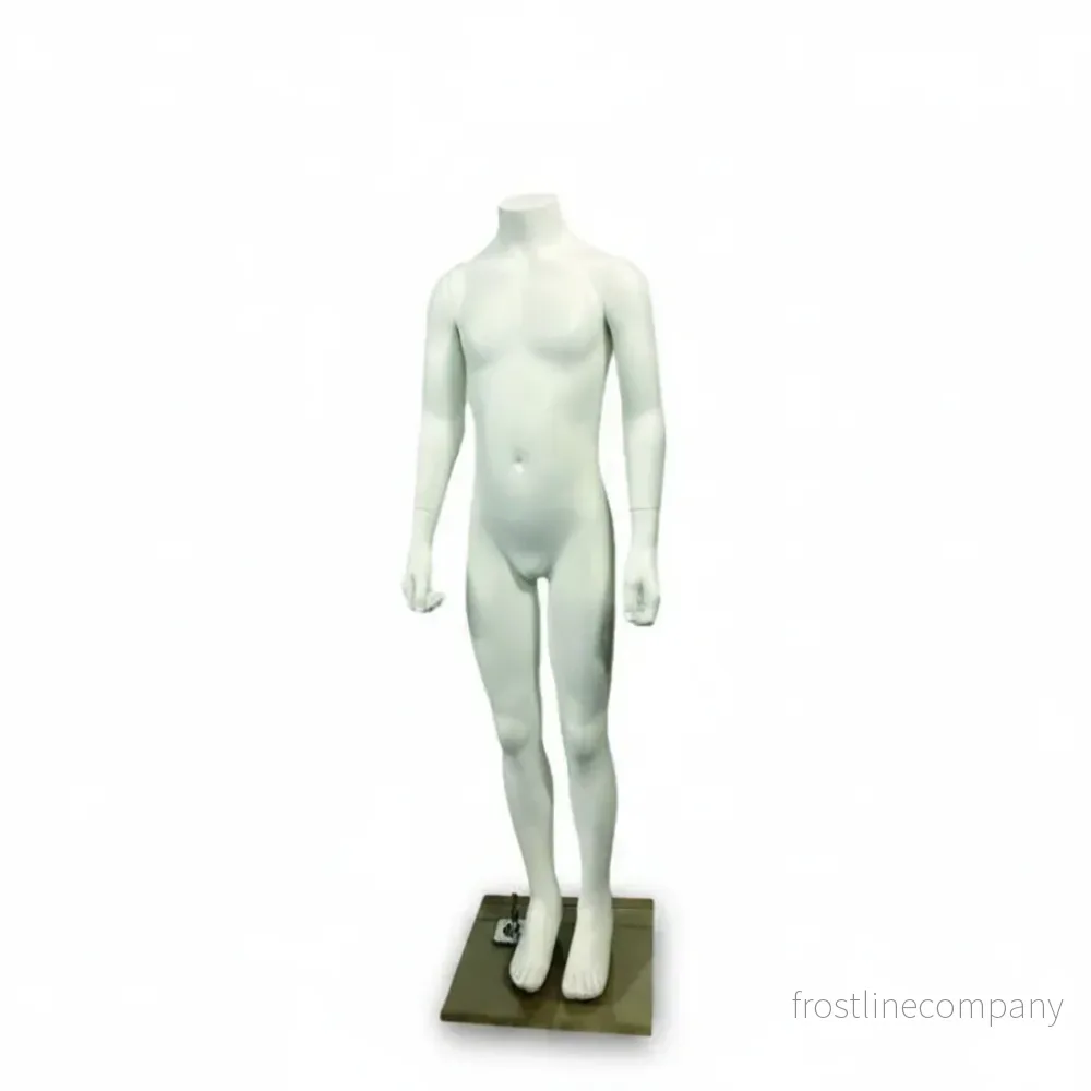 Barnmannekäng. Vit unisex. H121 cm. Barnmannekäng. Vit unisex. H121 cm.
