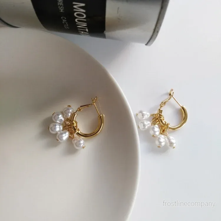 Pärlörhängen Guld – Hoop med Pärlor – Eleganta Tassel Örhängen – Dam Pärlörhängen Guld – Hoop med Pärlor – Eleganta Tassel Örhängen – Dam