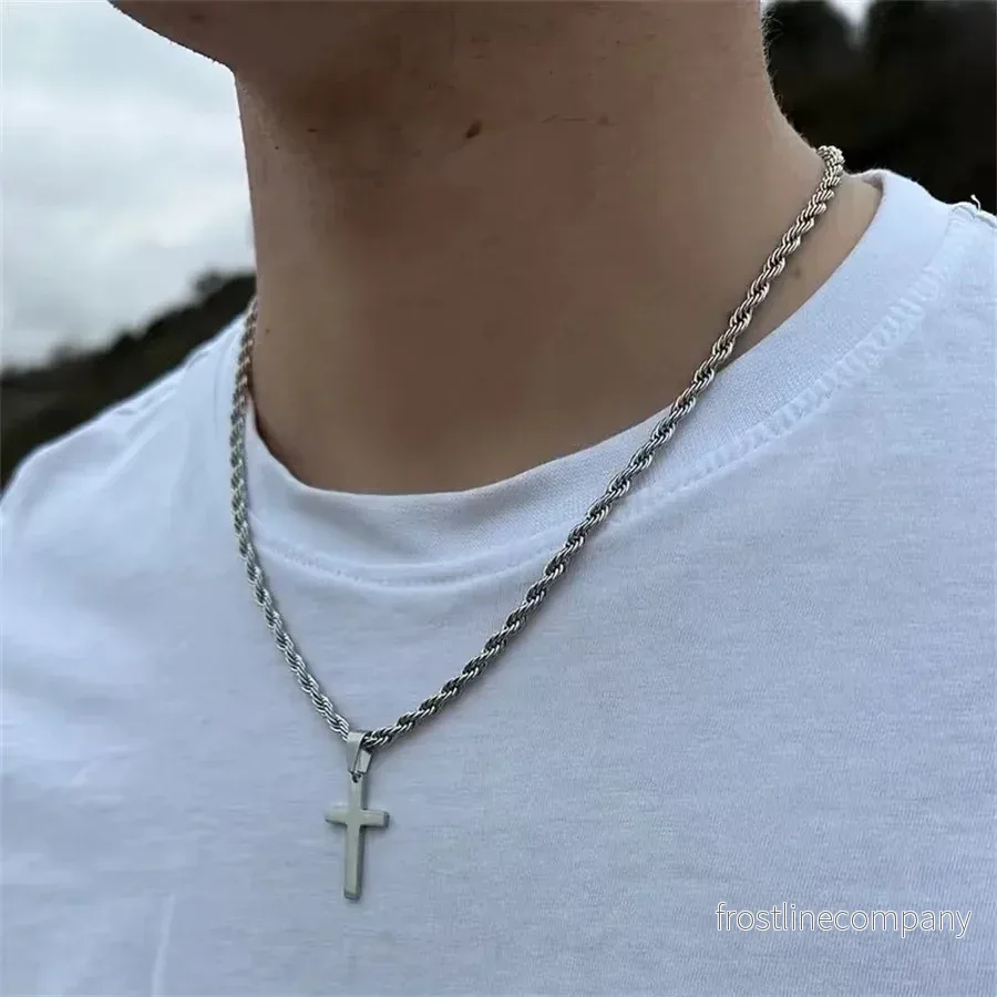 Kors halsband i rostfritt stål