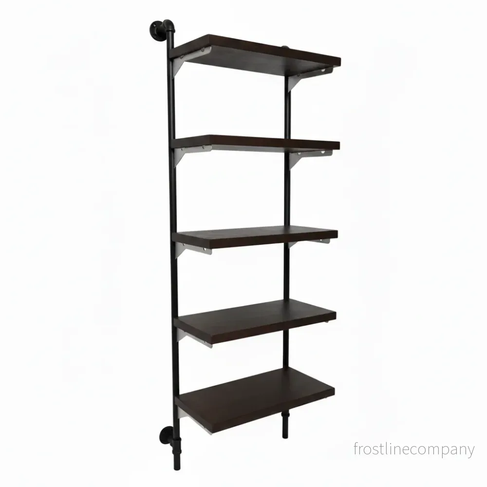 Väggset med Iron Pipe, 2:a sortering, hyllor i svart. Mått: 65 x H 230 cm. Som visat. Entré, garderob och Walk-in.