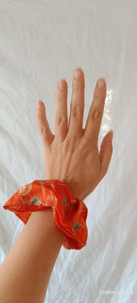 Scrunchie – vintage silke nr 9 Scrunchie – vintage silke nr 9