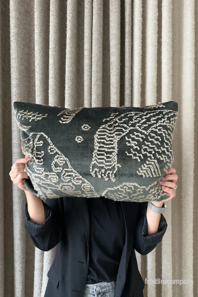 Cushion Cover 12 / Dedar Milano, Tiger Mountain, Dark Green, 40x60 cm by Moshi Studios - Bild 2