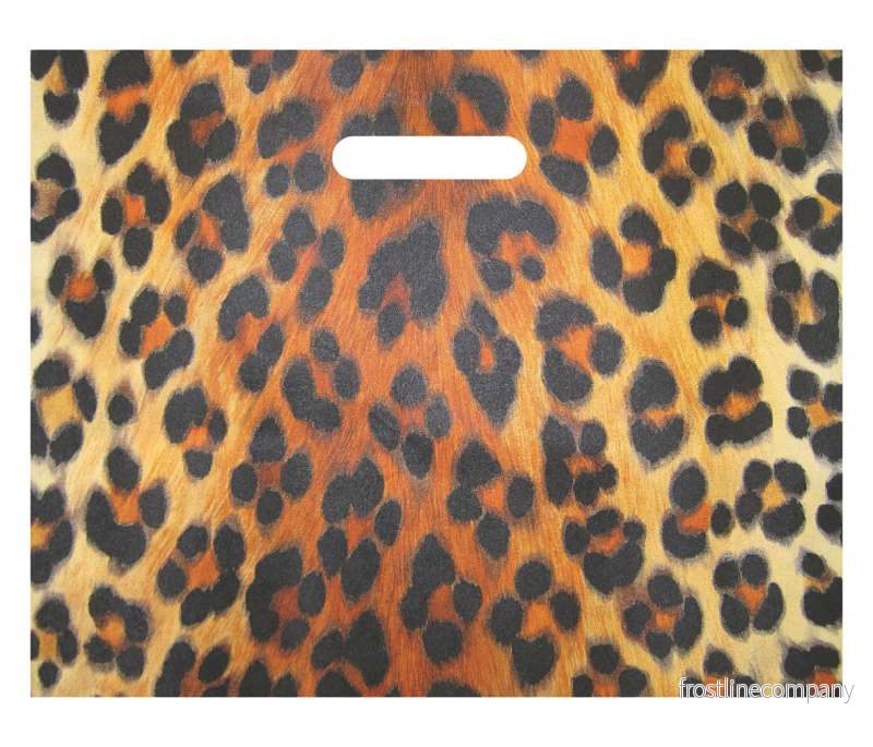 Plastpåse med leopardmönster, förpackning om 100 st., 50 micron, B 56 x D/BF 8 x H 45 cm, förstärkta handtag
