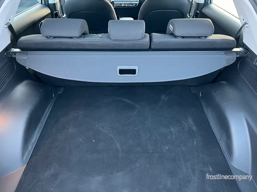 Hyundai IONIQ 5 – insynsskydd för bagageutrymmet - Bild 3