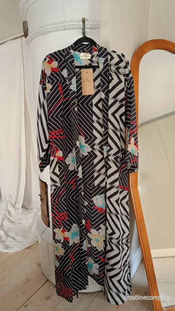 Lång kimono med fickor – vintage silke nr 15 Lång kimono med fickor – vintage silke nr 15
