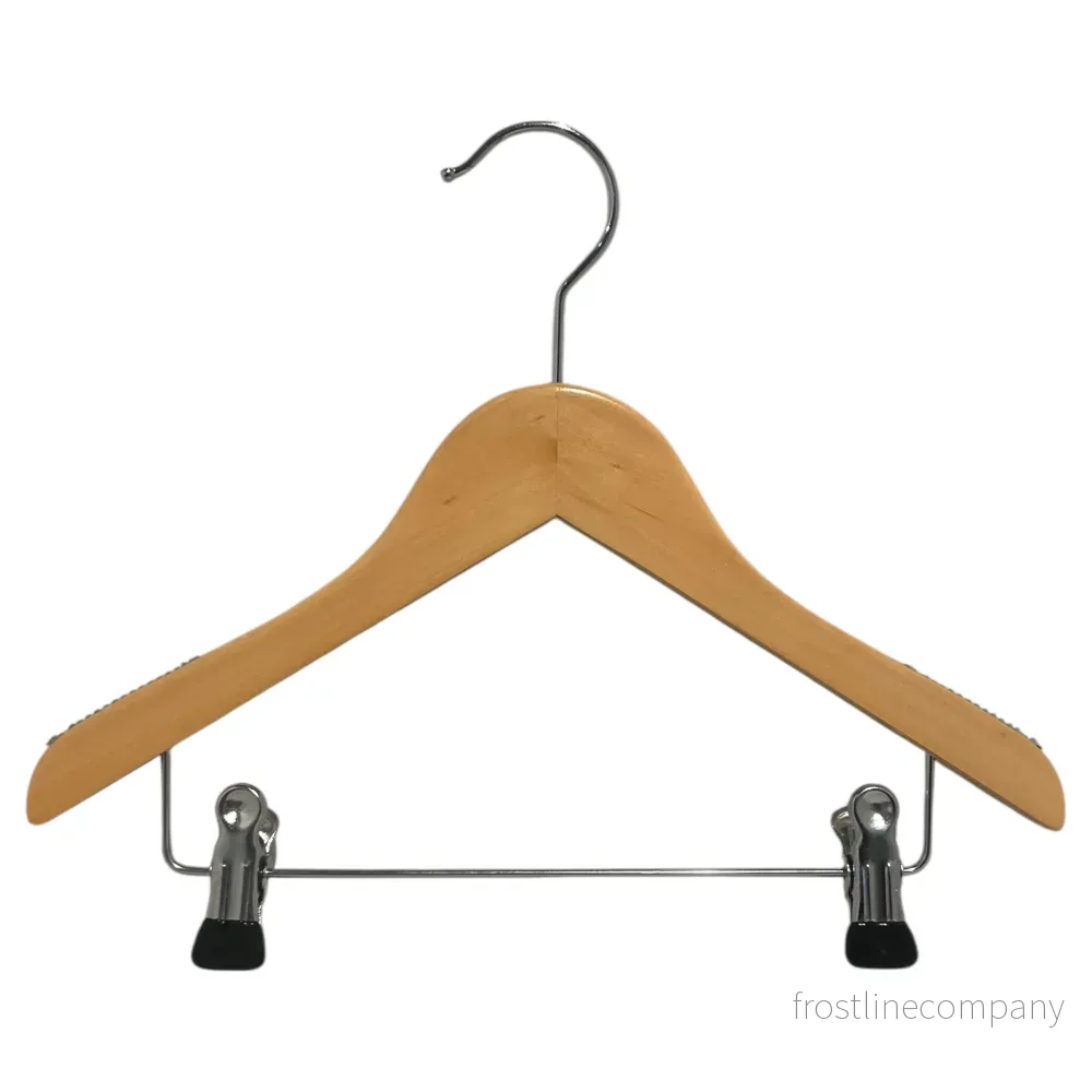 Træbøjle, platt, junior, med klämma, natur, 32 cm. Förp. m/ 10. Styckpris Træbøjle, platt, junior, med klämma, natur, 32 cm. Förp. m/ 10. Styckpris