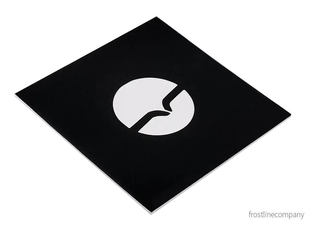 Gravyrplast Svart/vit 600x600x1,6 mm