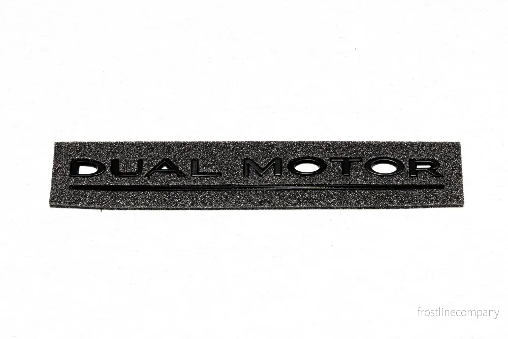 DUAL MOTOR-emblem för baklucka - Bild 2