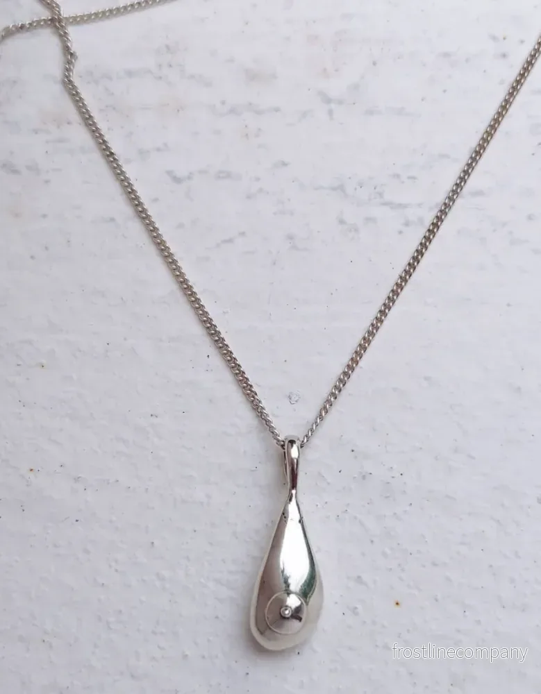 Halsband mellan boob – silver