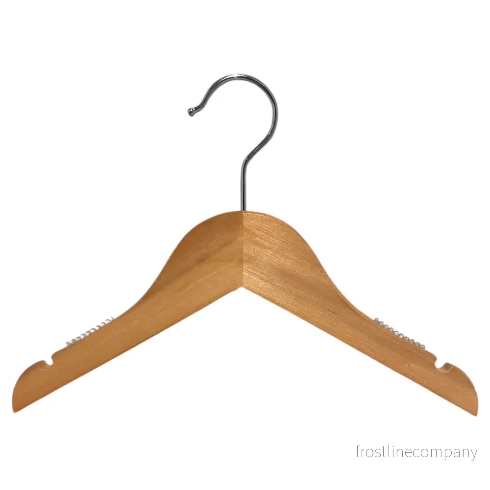 Træbøjle, platt, baby, med hak och utan stång, natur, 27 cm. Förp. med 10. Styckpris Træbøjle, platt, baby, med hak och utan stång, natur, 27 cm. Förp. med 10. Styckpris