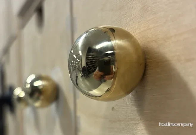 Knopp Sfera Senza klot i massiv mässing - Bild 2