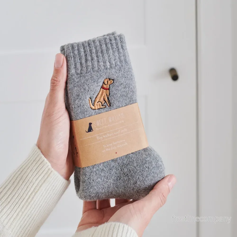 Strumpor med broderad hund - Golden Retriver