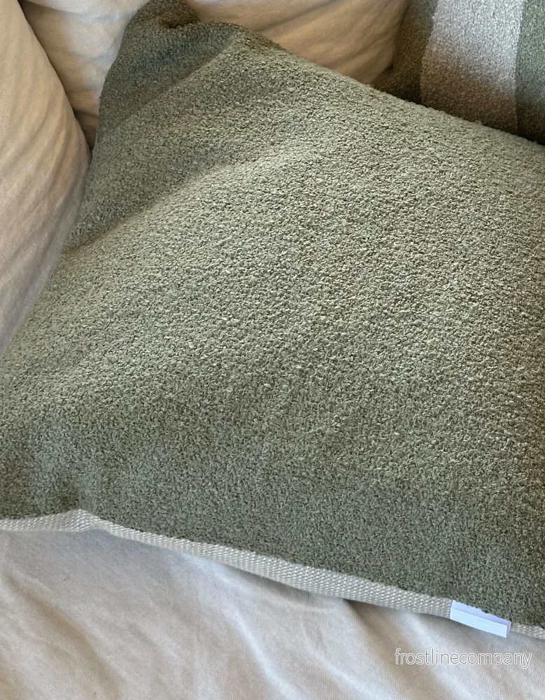 Cushion 16 / Outdoor+Indoor / Bouclé / Olive / 50x50 cm - Bild 2