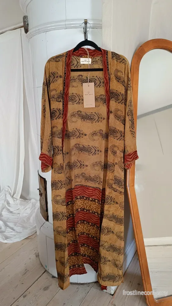 Lång kimono med fickor – vintage silke nr 8 Lång kimono med fickor – vintage silke nr 8