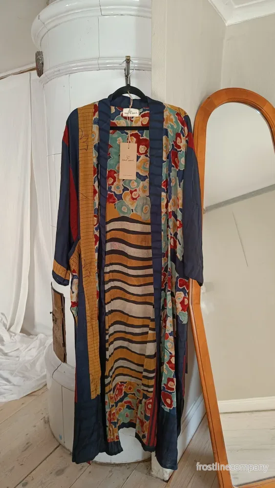 Lång kimono med fickor – vintage silke nr 6 Lång kimono med fickor – vintage silke nr 6